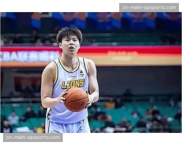 广厦内线危机:卡尔顿受伤,苏若禹回归缓解轮换压力 广厦内线危机:卡尔顿受伤,苏若禹回归缓解轮换压力